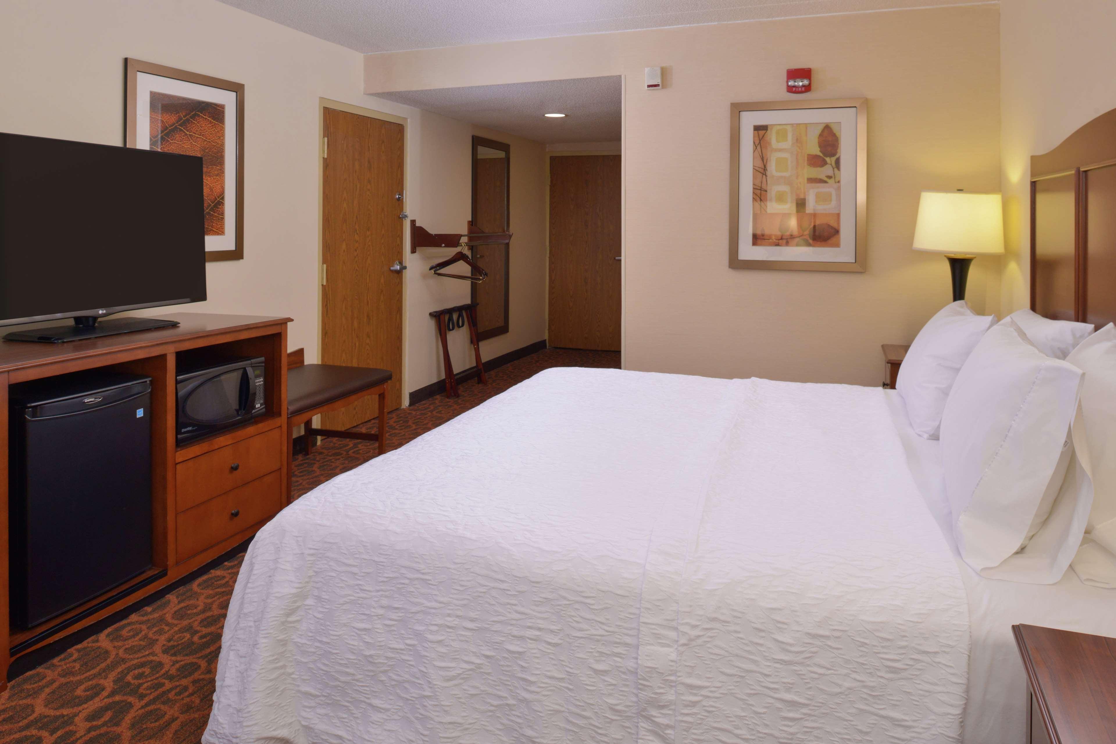 Hampton Inn Frederick Exterior foto