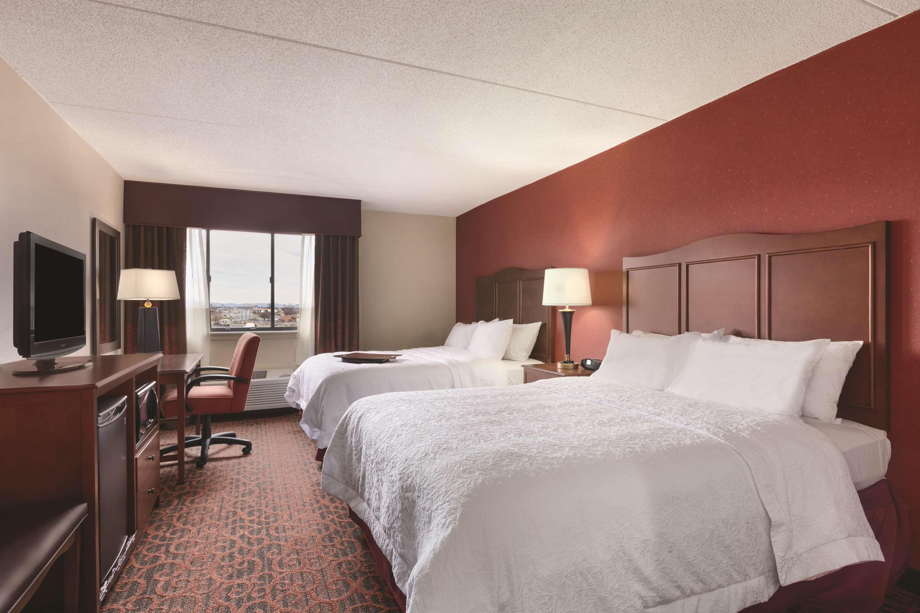 Hampton Inn Frederick Exterior foto