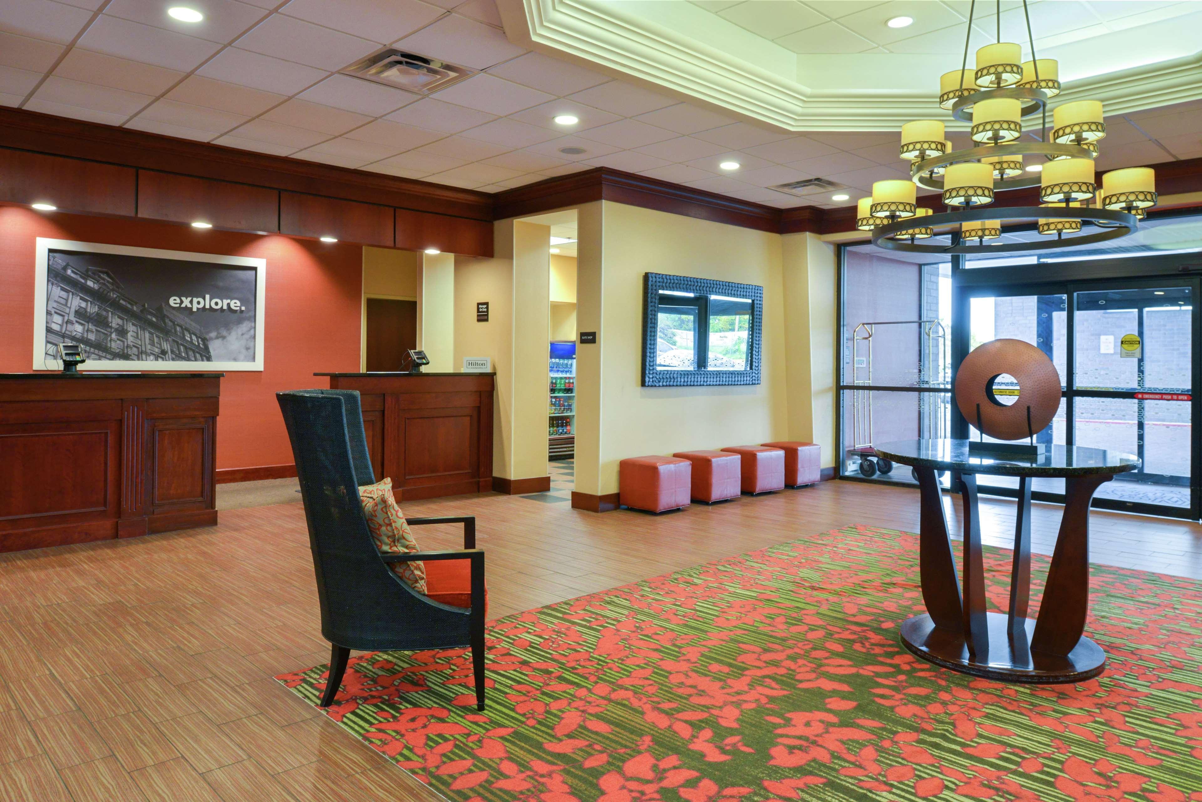 Hampton Inn Frederick Exterior foto