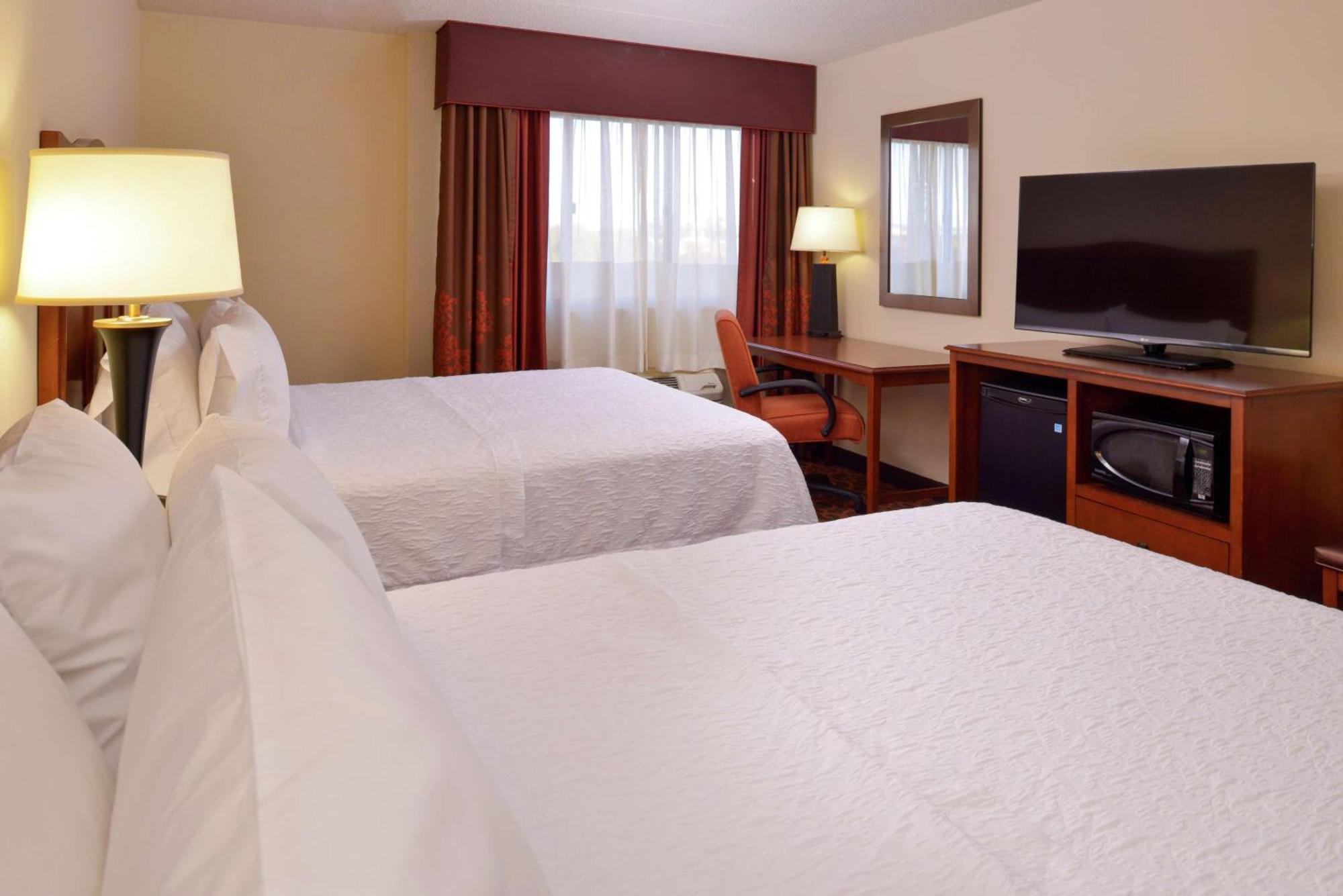 Hampton Inn Frederick Exterior foto